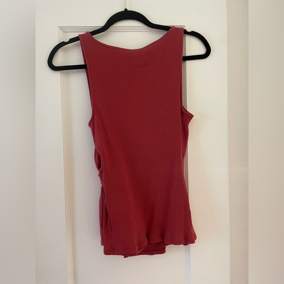 Express Red Ribbed Top - Picture 3 of 4